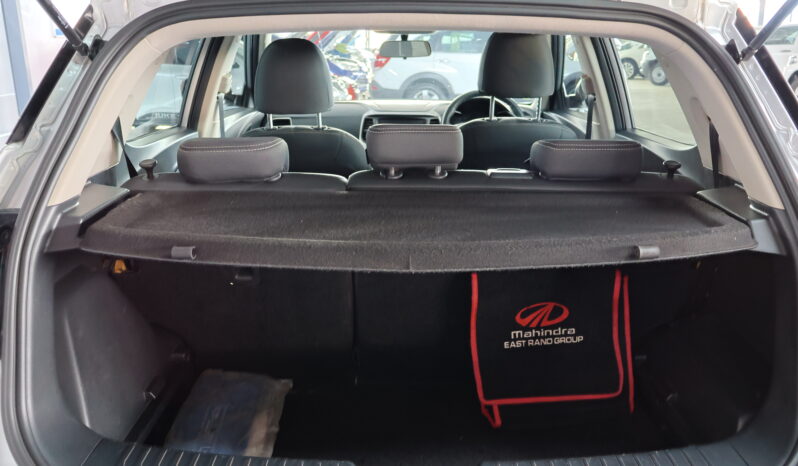 2022 Mahindra XUV 300 1.5D W6 full
