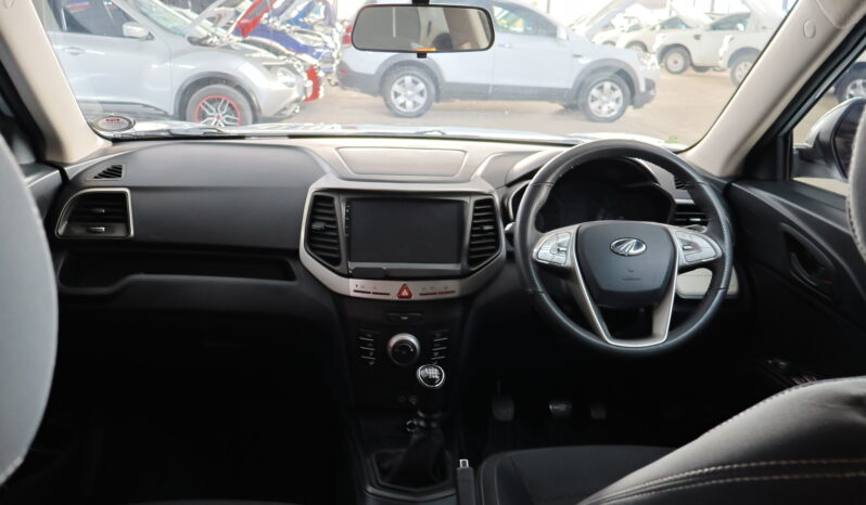2022 Mahindra XUV 300 1.5D W6 full