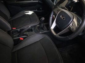 2022 Mahindra XUV 300 1.5D W6