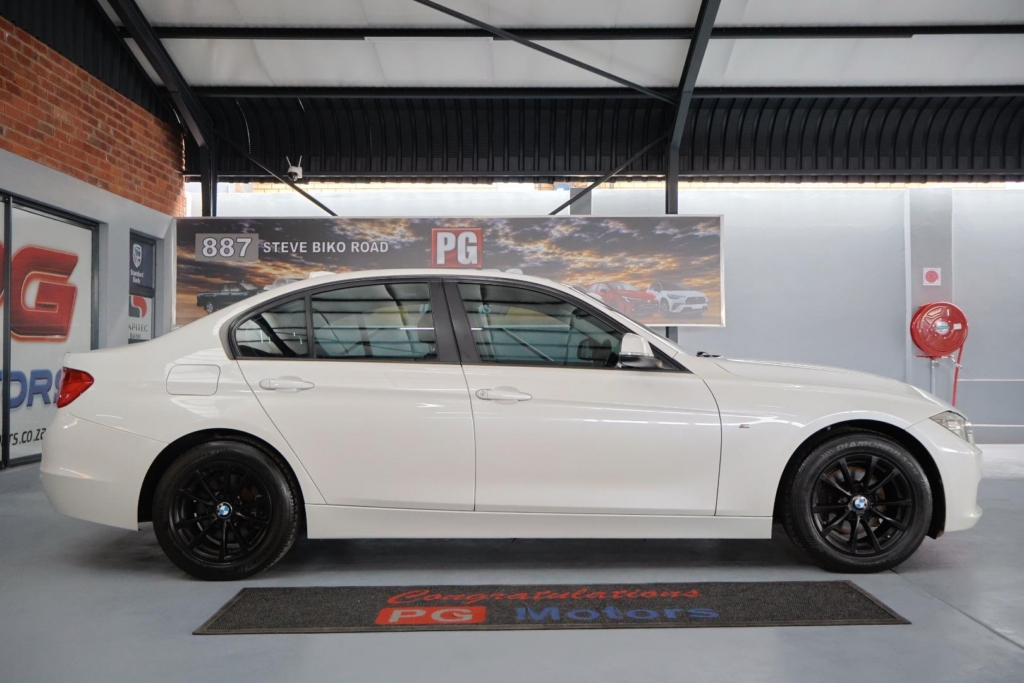 2015 BMW 3 Series 320i auto — image 1 of 26